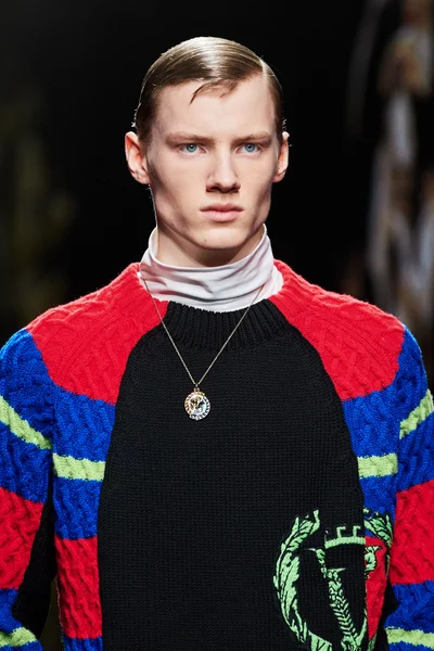 Look 57